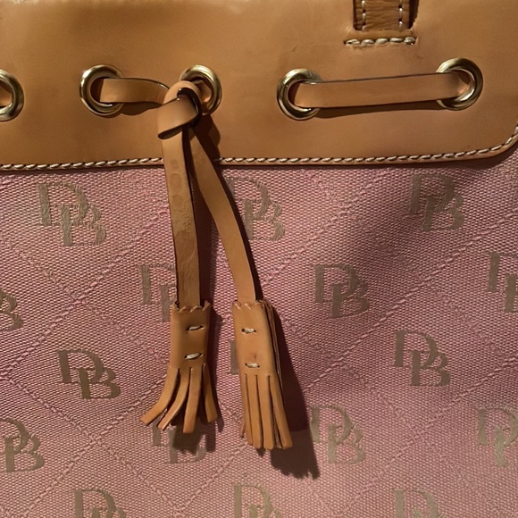 Pink Dooney & Bourke shoulder bag with leather trims and tassels - Picture 8 of 17